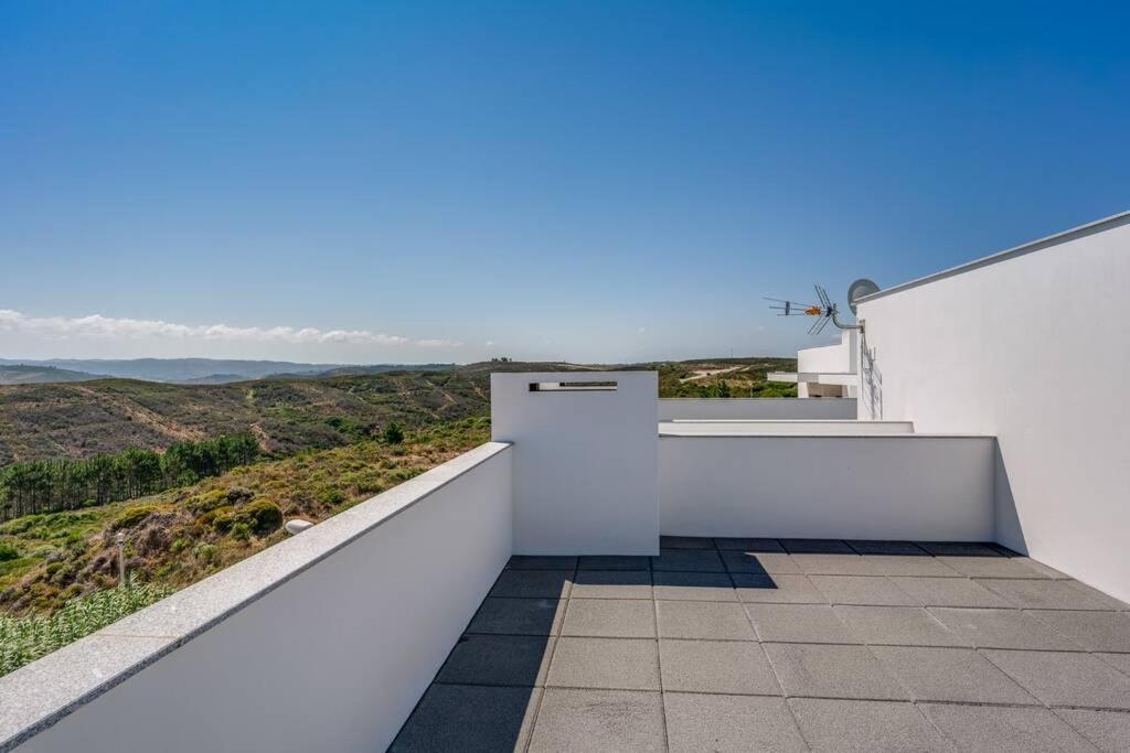 Happiness Apartment - 2Bedroom Apt In Aljezur Kültér fotó